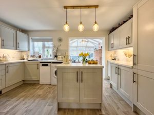 Photo 33- click for photo gallery